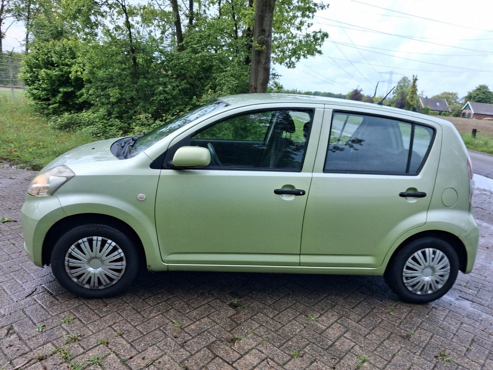 Daihatsu sirion 1.3 2005 apk nap, Auto's, Daihatsu, Stof, 31 €/maand, 4 cilinders, Origineel Nederlands