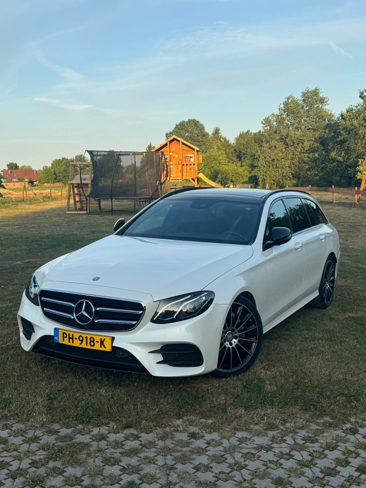 Mercedes-Benz E-Klasse E250 211pk 9G-TRONIC 2017 Wit, Auto's, Mercedes-Benz, Automaat, Navigatiesysteem, Zwart, 4 cilinders