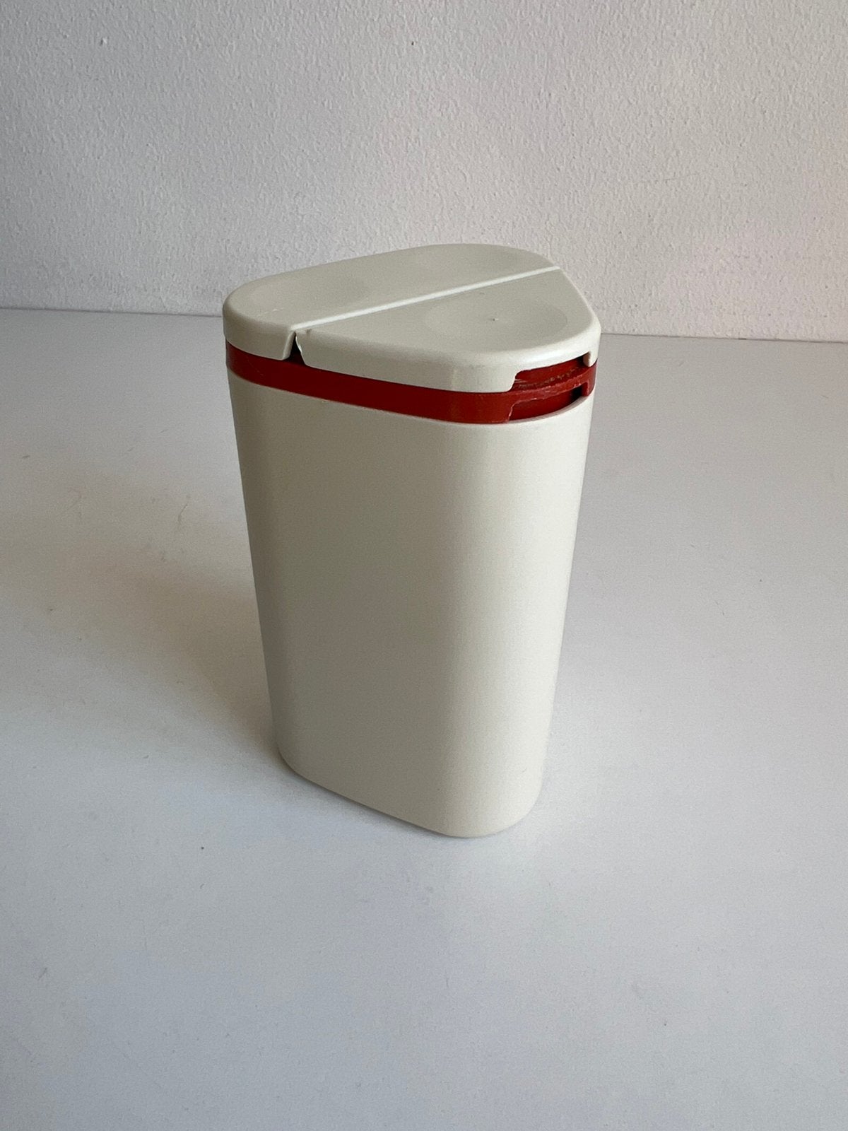 Tupperware Delta strooibus strooi bus crème bruin, Ophalen of Verzenden, Crème, Met deksel