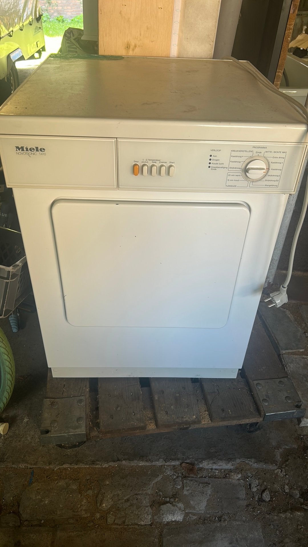 Gratis Miele droger, Ophalen, Zo goed als nieuw, Luchtafvoer, 85 tot 90 cm