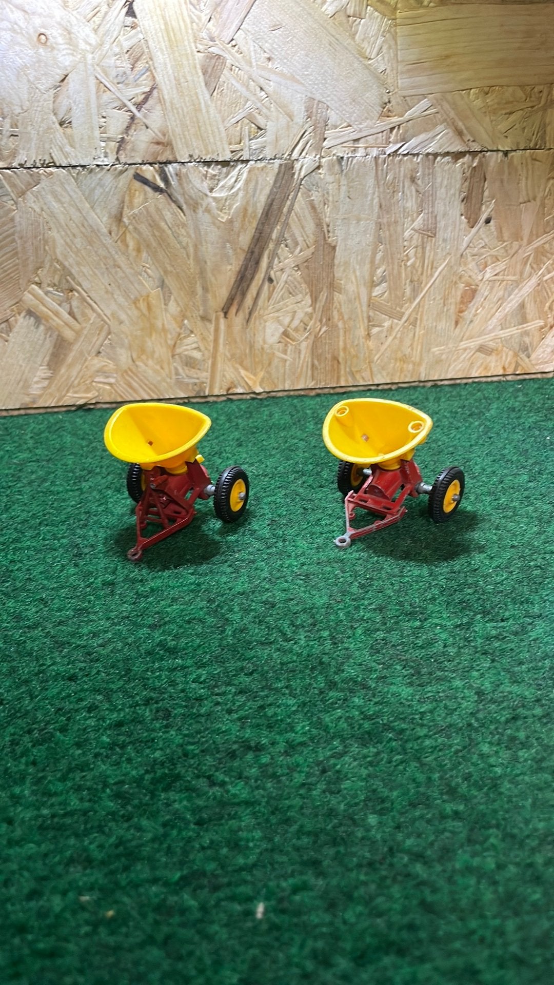 Britains kunstmest strooier, Ophalen of Verzenden, Tractor of Landbouw, Britains