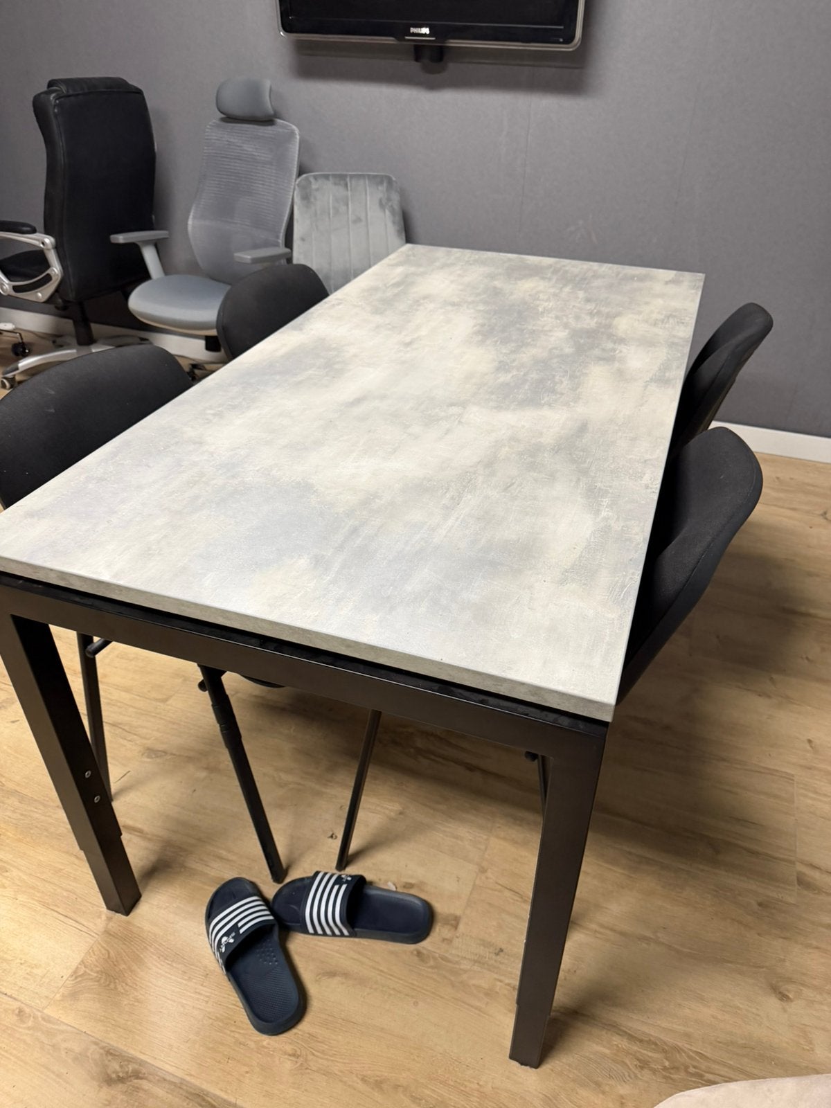 Grote Bureautafel met 4 Stoelen, Huis en Inrichting, Bureaus, Ophalen, Zo goed als nieuw
