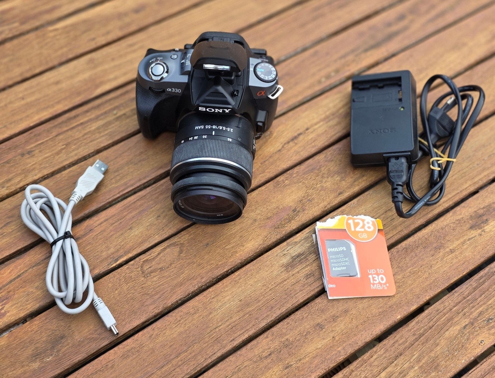 Sony Alpha, Audio, Tv en Foto, Fotocamera's Digitaal, Ingebouwde flitser, Ophalen of Verzenden, Sony, USB-kabel
