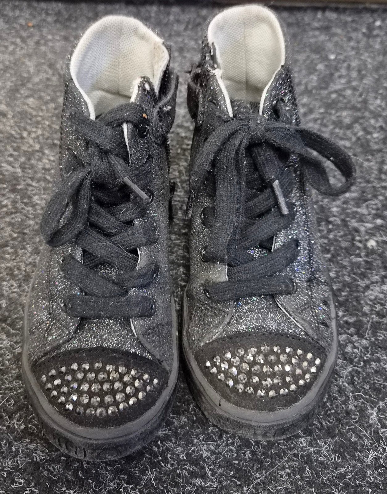 Leuke zgan zwarte glitter sneakers van Lelli Kelly maat 26, Meisje, Schoenen, Ophalen of Verzenden, Zo goed als nieuw