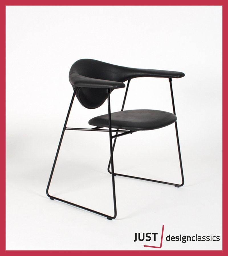 Gubi Masculo Lounge Chair (voorraad:2), Huis en Inrichting, Niet ingevuld, Zo goed als nieuw, Niet ingevuld, Niet ingevuld
