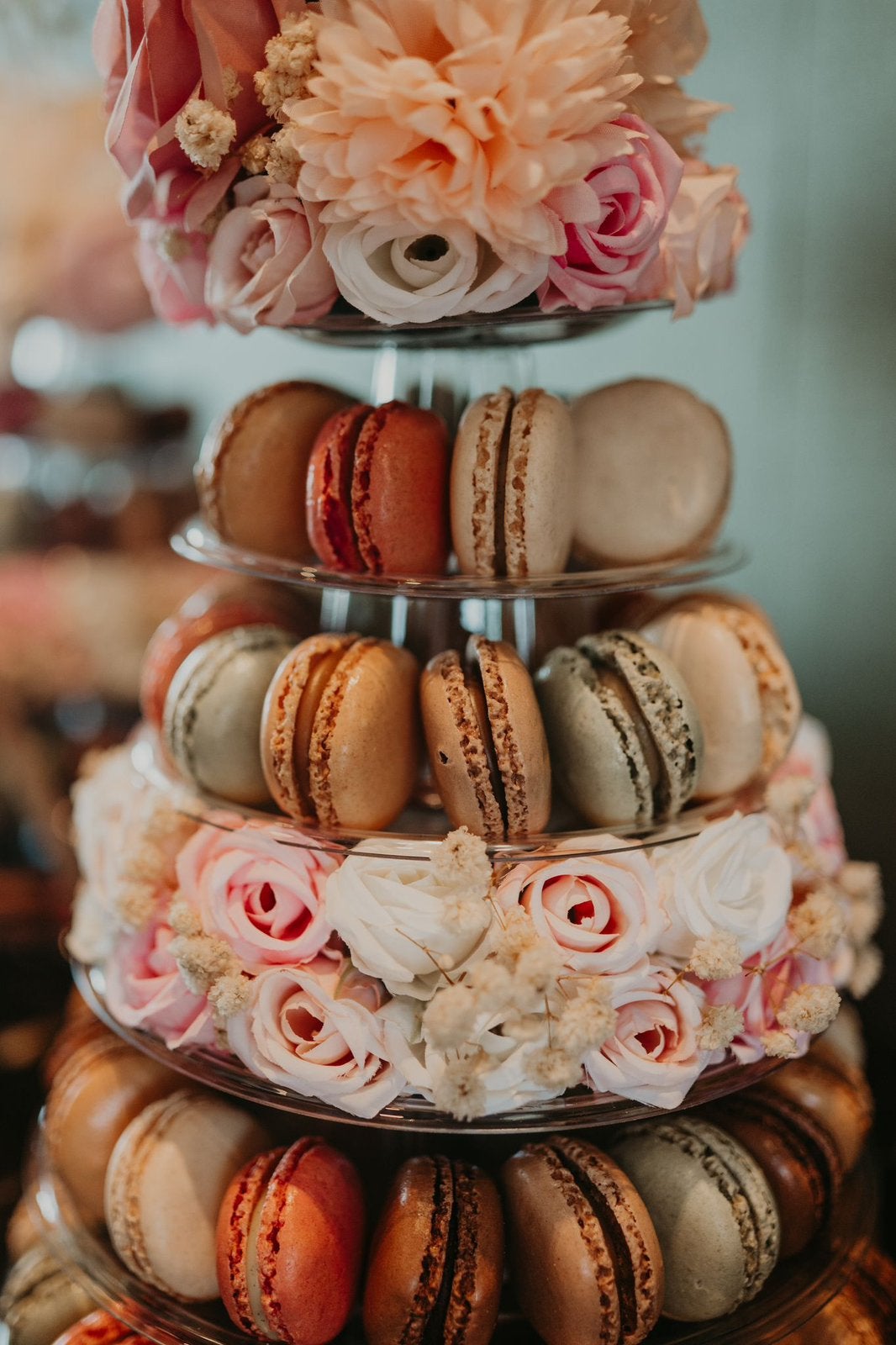 Set van 2 Macaron Torens /Taarten inclusief bloemen bruiloft, Huis en Inrichting, Ophalen of Verzenden, Zo goed als nieuw