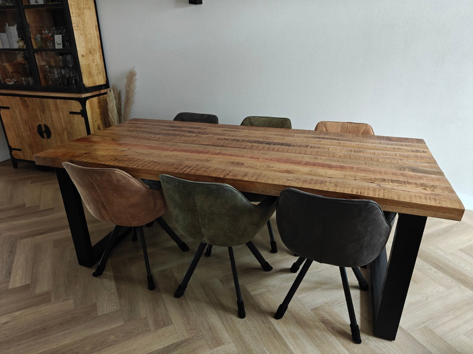 Mooie eettafel van mangohout, Huis en Inrichting, Ophalen, Overige materialen, Gebruikt, 200 cm of meer