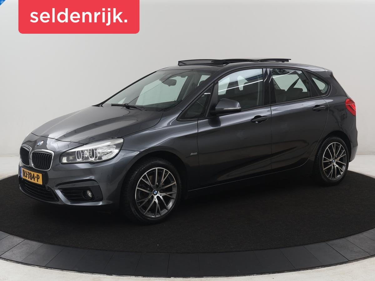 BMW 2-serie Active Tourer 220i High Executive | Panoramdak |, Auto's, 1998 cc, 730 kg, Gebruikt, 1405 kg