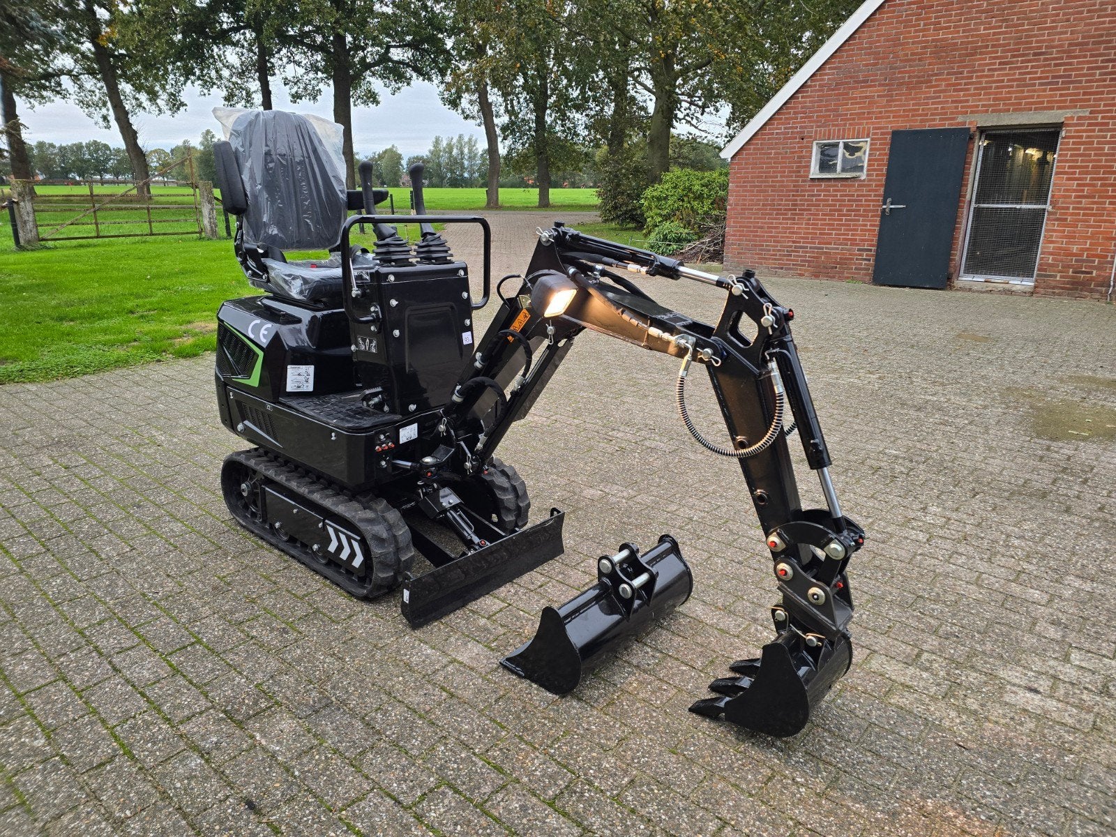 Te Koop: Minigraver Crawler DLM-650 Mini-graver., Zakelijke goederen, Ophalen of Verzenden, Graafmachine