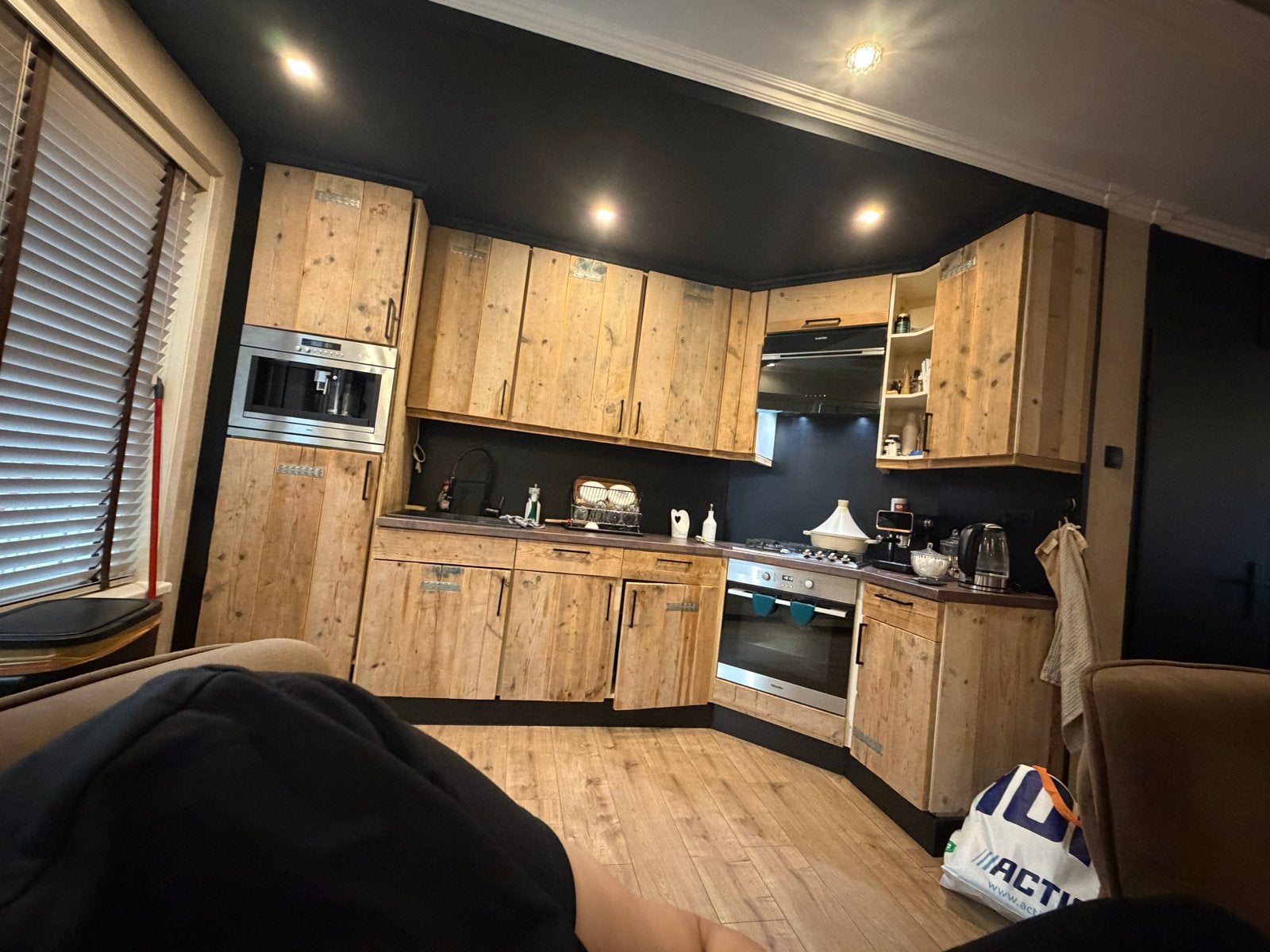 Rustieke hoekkeuken met inbouwapparatuur, Huis en Inrichting, Gebruikt, Bruin, Hoekkeuken, Ophalen of Verzenden