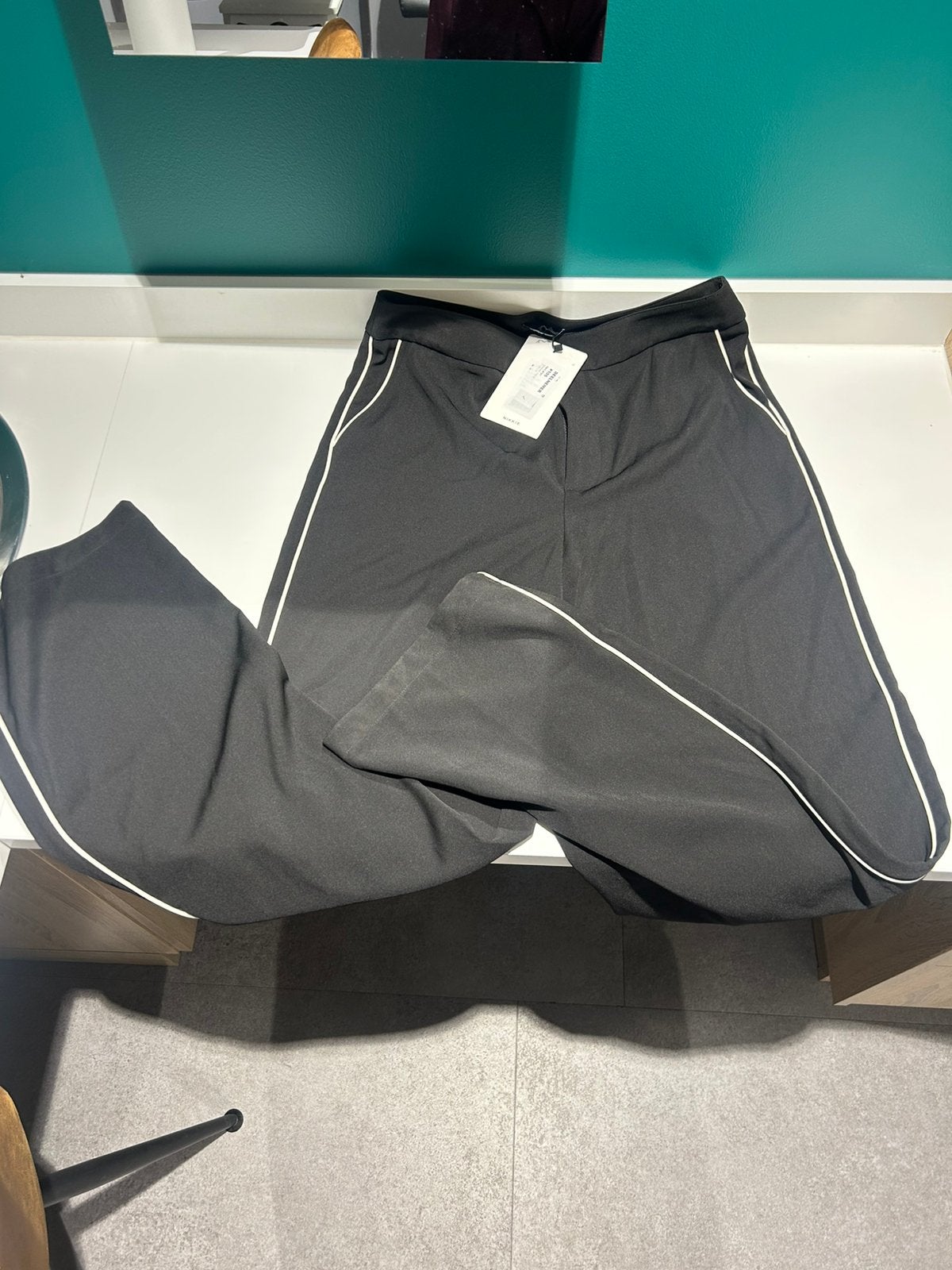Nieuwe broek Nikkie, Ophalen of Verzenden, Zo goed als nieuw, Zwart