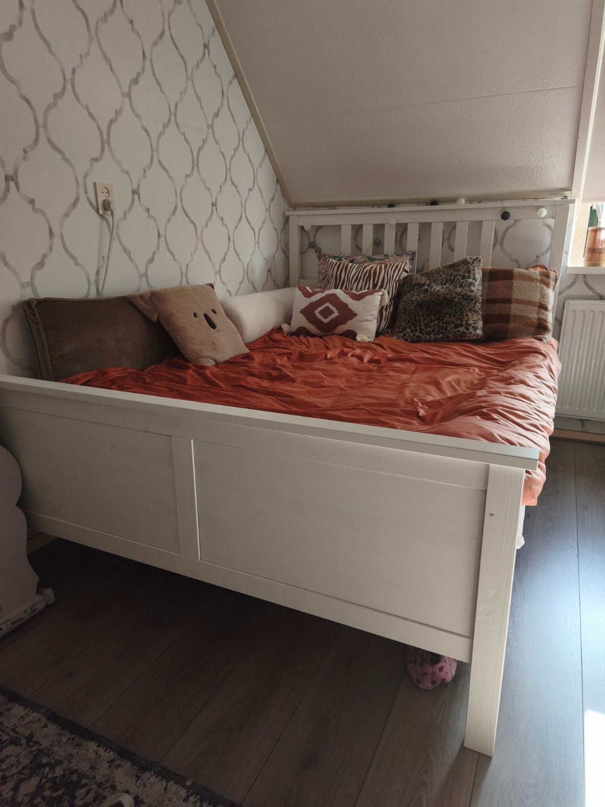 IKEA Hemnes Tweepersoonsbed Wit (140x200 cm) met Matras, Huis en Inrichting, Slaapkamer | Bedden, Ophalen, Wit, Tweepersoons, 140 cm