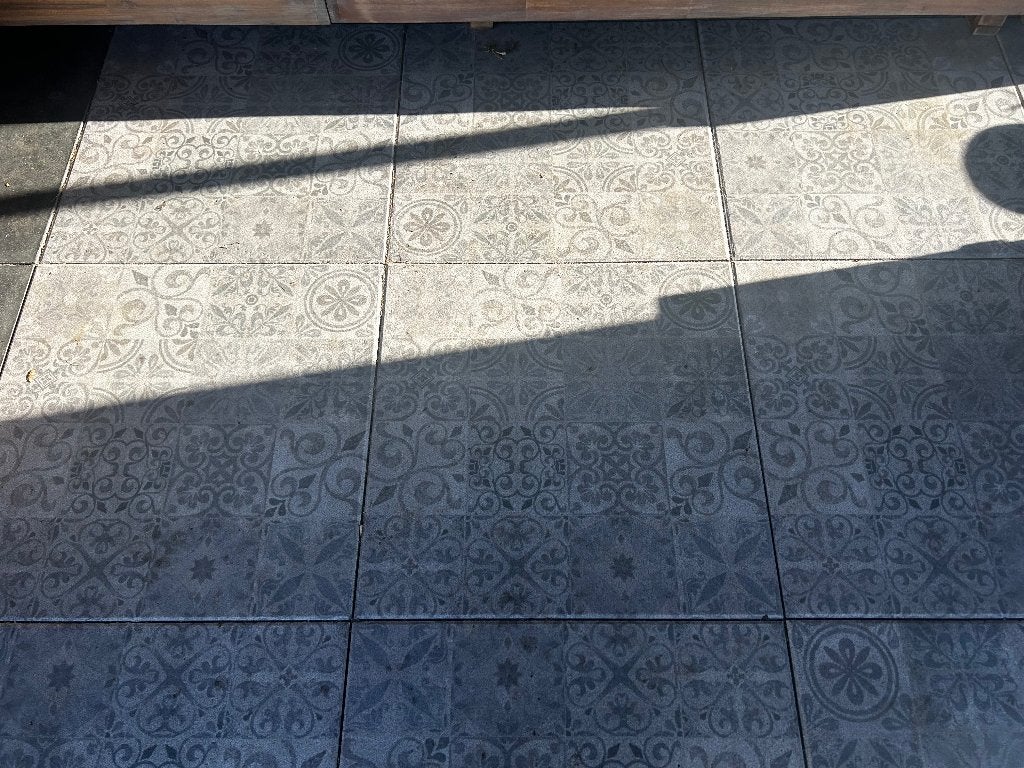 120 terrastegels 60x60 – antraciet + siermotief – 43,2 m², Ophalen, Gebruikt, 10 m² of meer, Beton
