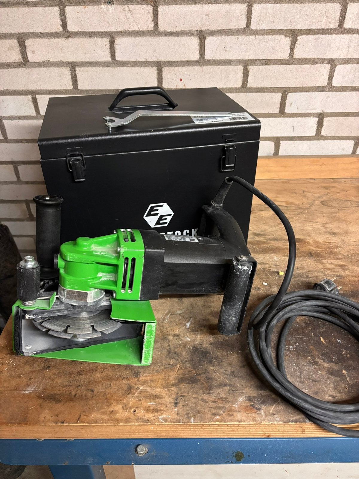Te huur professionele sleuvenzaag Eibenstock, Ophalen, Eibenstock, Nieuw, Eibenstock@eibenstock.com