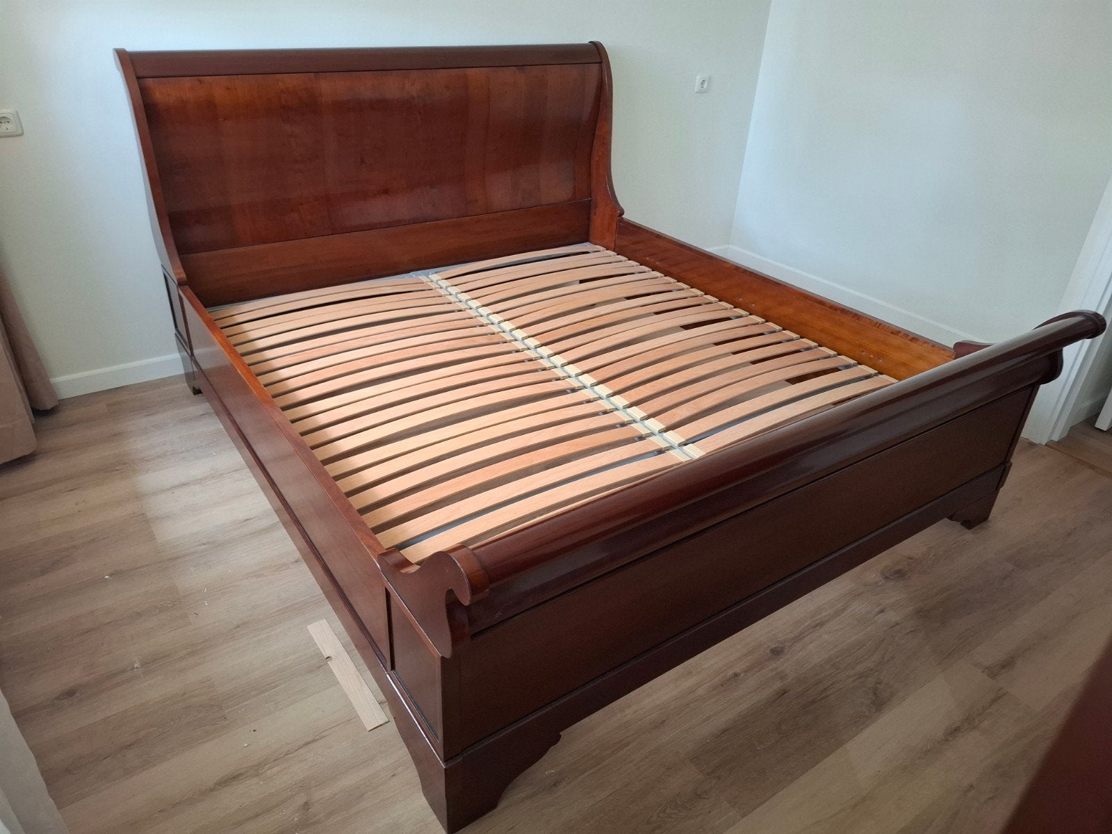 Te koop franse tweepersoons bed van kersenhout, Huis en Inrichting, Overige materialen, Gebruikt, Overige kleuren, EEUWIG