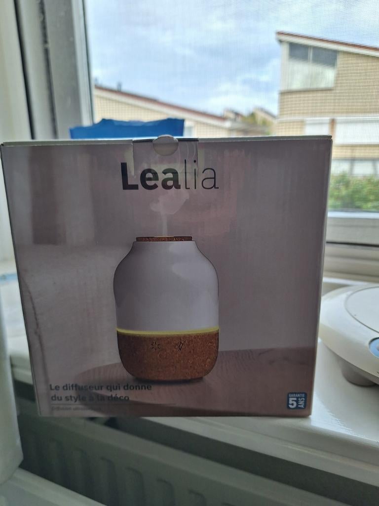 Diffuser lealia met geurtjes erbij, pakketje, nooit gebruikt, Minder dan 1 liter, Ophalen of Verzenden, Zo goed als nieuw, Draadloos