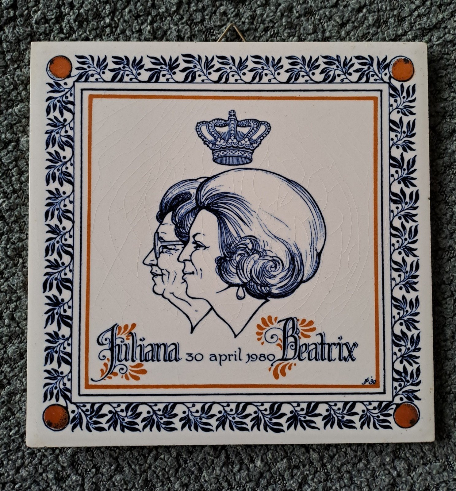 Tegel Juliana en Beatrix 1980, Ophalen of Verzenden, Zo goed als nieuw, Nederland, Overige typen