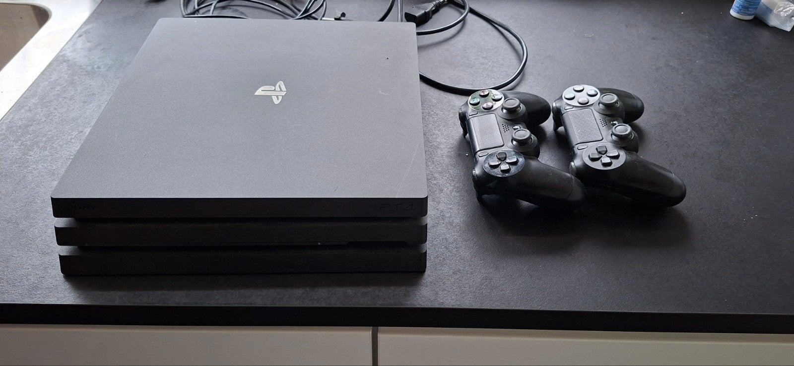 Playstation4, Ophalen, Zo goed als nieuw, Met 2 controllers, Slim