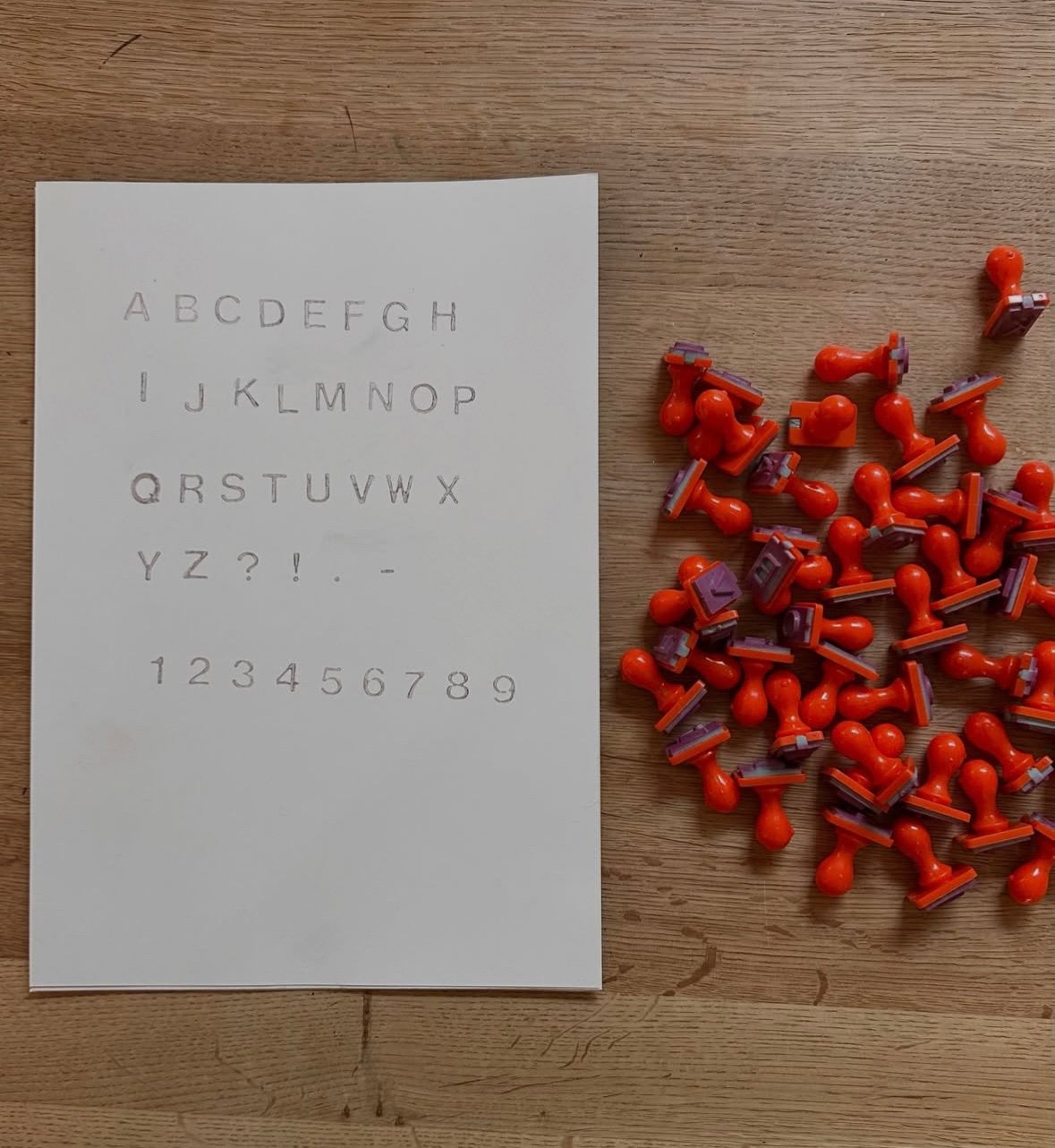 Vintage letterstempels in een mooie glazen pot, Ophalen of Verzenden, Gebruikt, Overige typen