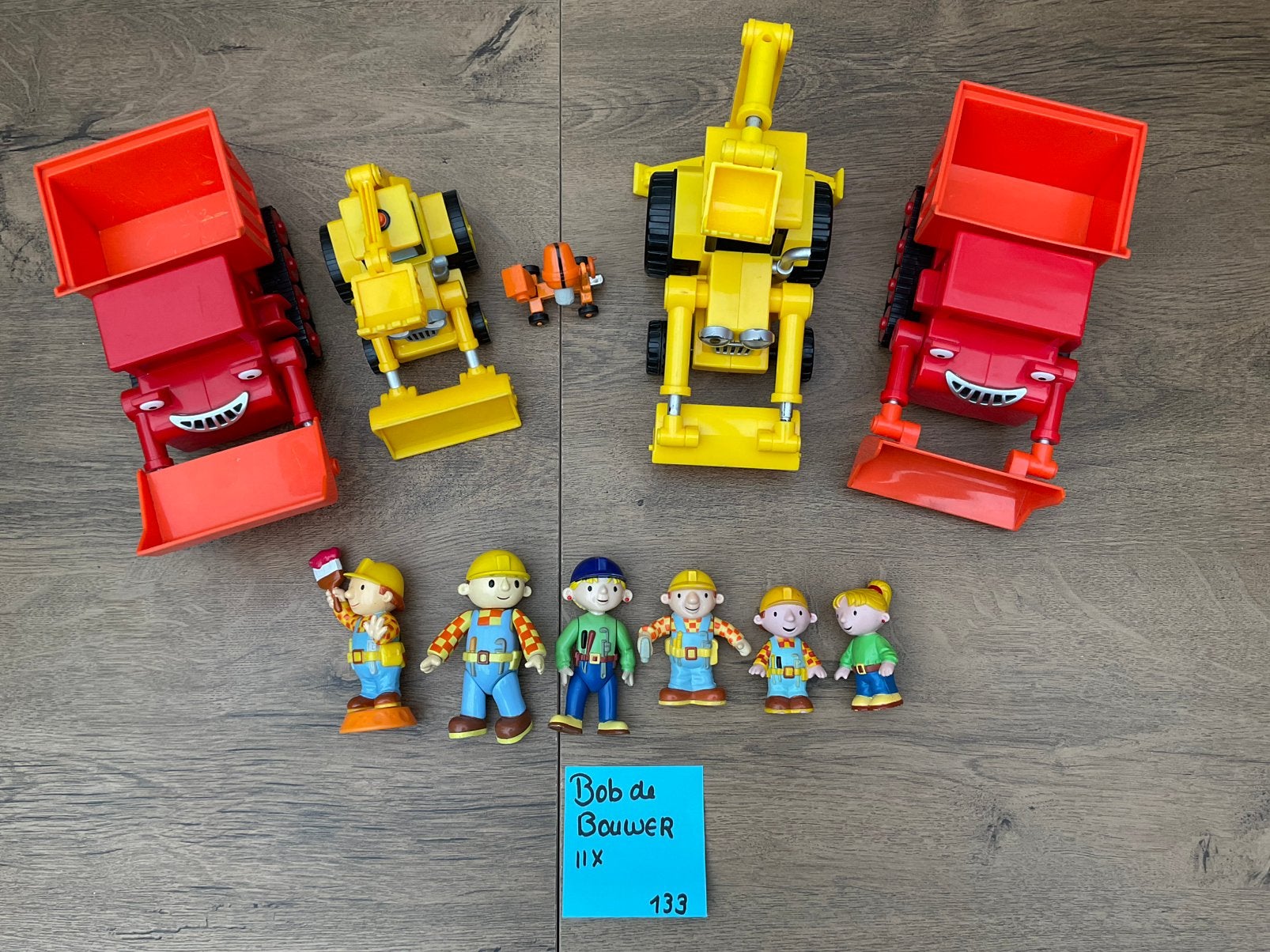 11x Bob de Bouwer kiepwagens vrachtwagens en poppetjes, Ophalen, Overige figuren, Zo goed als nieuw, Beeldje of Figuurtje