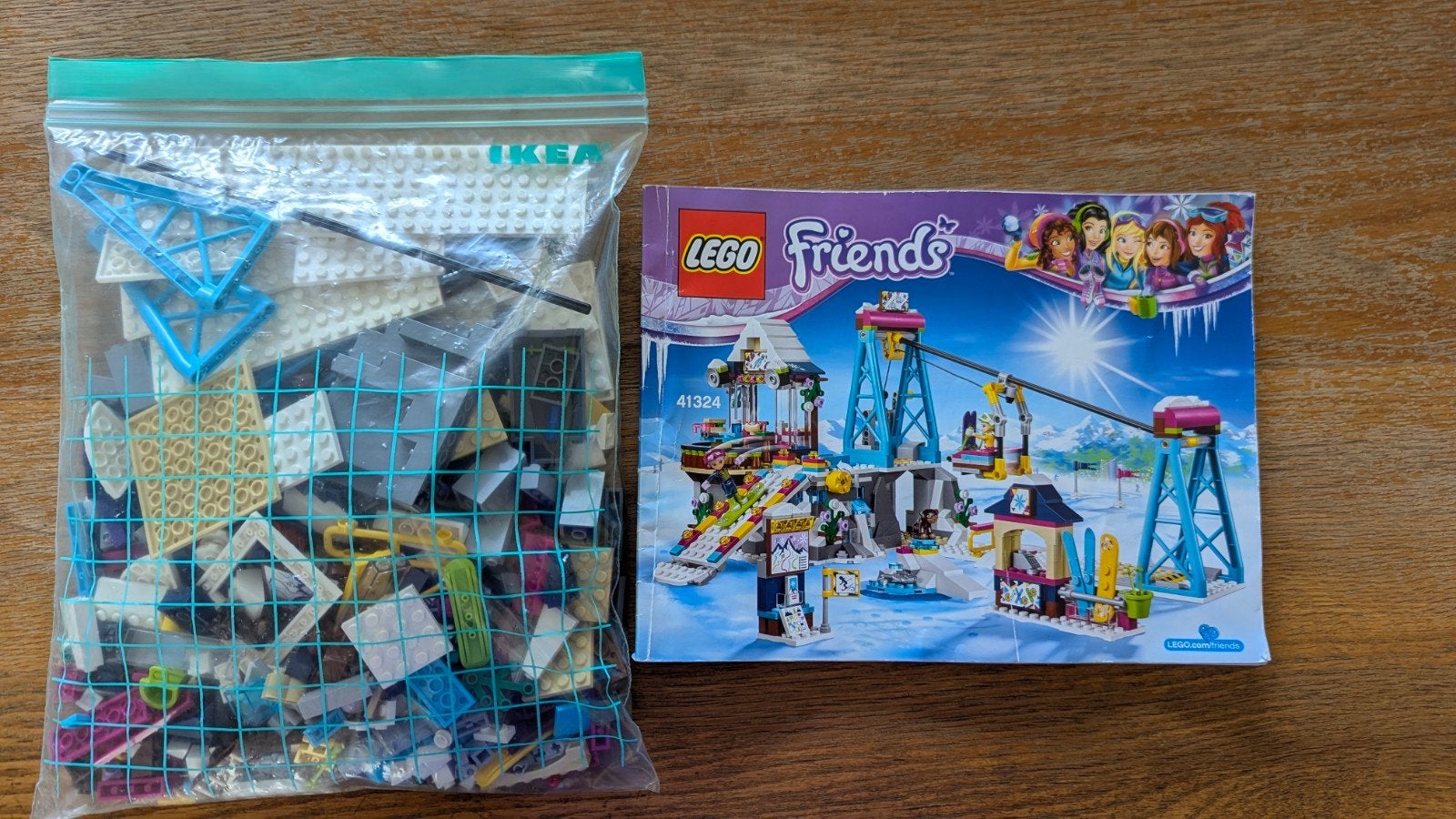 Grote set Lego Friends Wintersport skilift. Nr 41324. IZGS, Kinderen en Baby's, Lego, Ophalen of Verzenden, Zo goed als nieuw