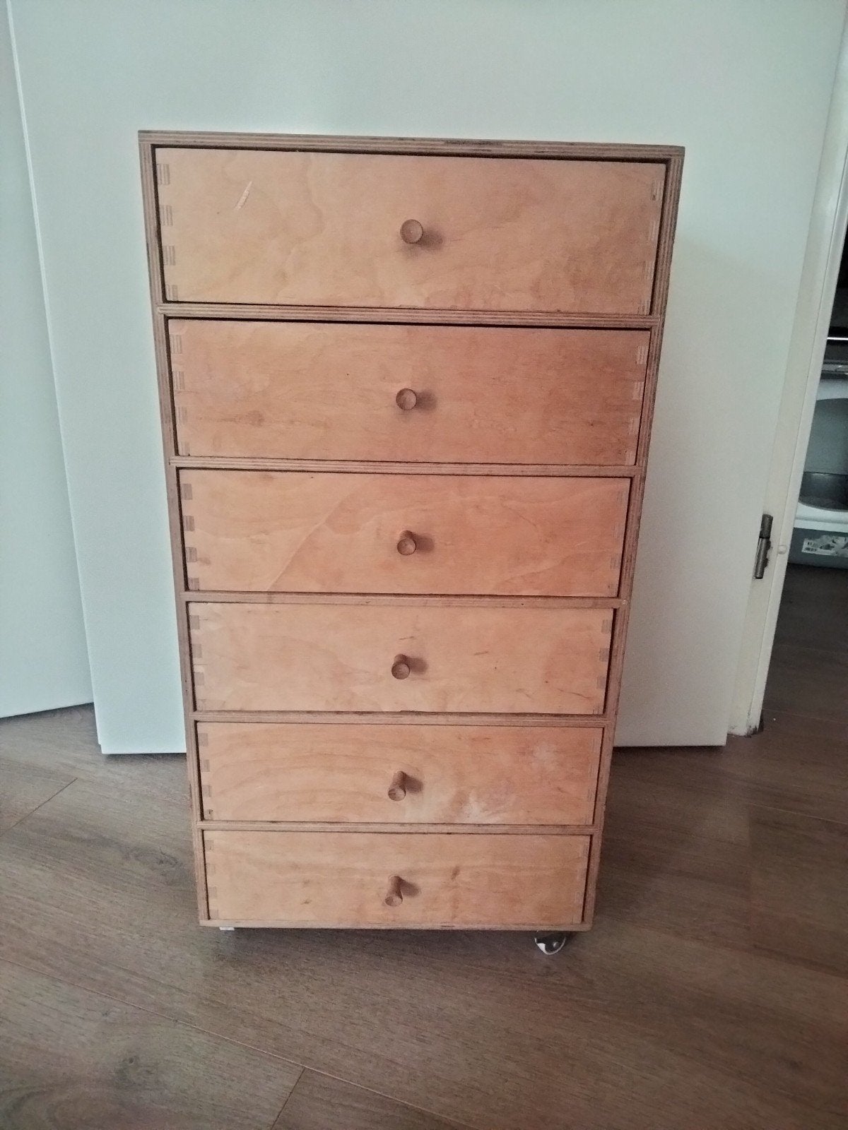 Houten ladekast met wieltjes, Huis en Inrichting, Kasten | Ladekasten, Ophalen, Minder dan 50 cm, Zo goed als nieuw, 3 of 4 laden