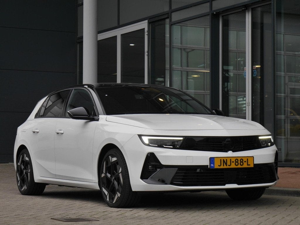 Opel Astra 1.6 Turbo Plug In Hybrid GSe 225PK | Hele lage km, Automaat, Gebruikt, 4 cilinders, Alcantara