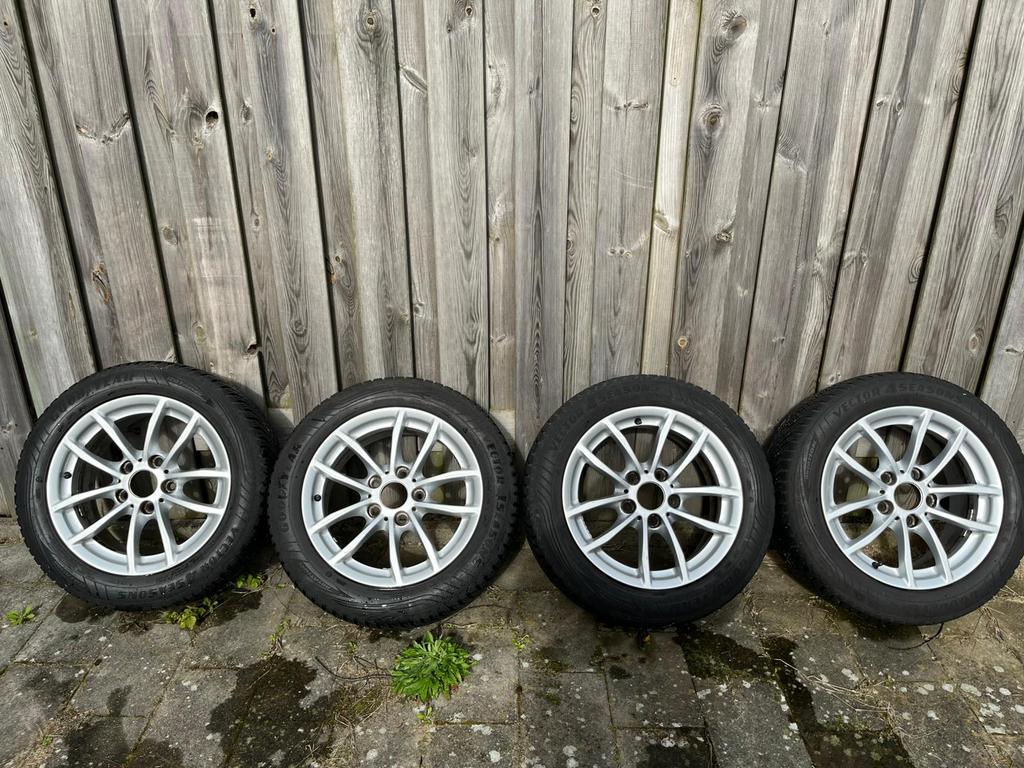 Originele BMW 16” velgen + Goodyear All-Season (205/55 R16), Ophalen, 16 inch, Banden en Velgen, 205 mm