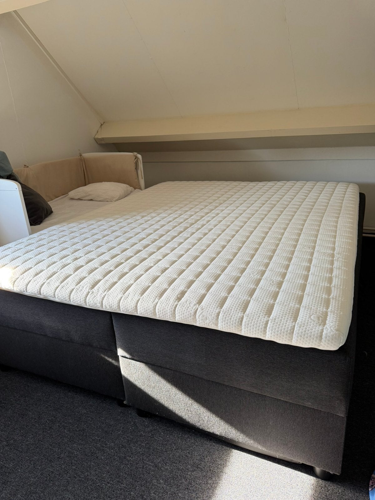 Jysk Boxspring 160x200 cm grijs met topmatras, Ophalen, Tweepersoons, Zo goed als nieuw, 200 cm