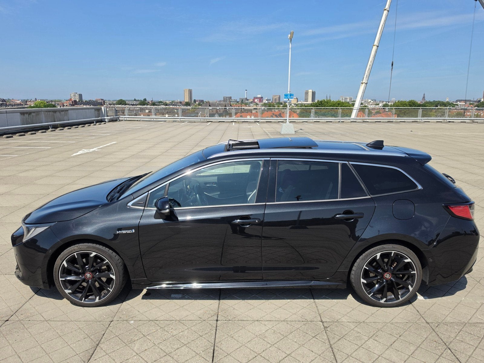 Foto 4 van Toyota Corolla TS GR Sport business Hybrid 2.0L FULL OPTION