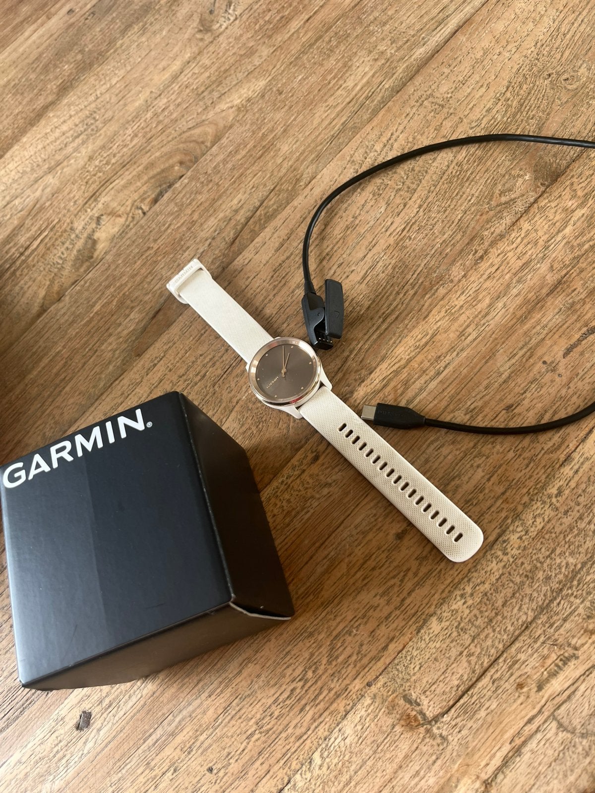Dames Garmin VivoMove Trend. Horloge, Ophalen of Verzenden, Zo goed als nieuw, Kunststof, Overige merken