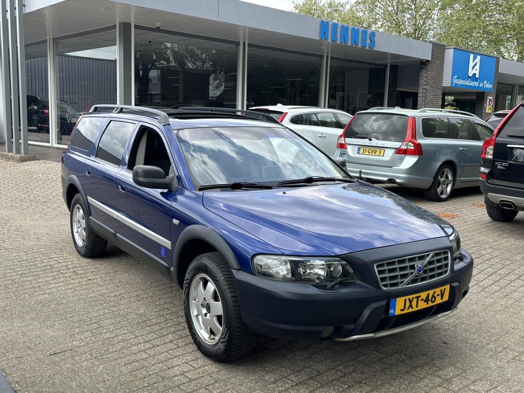 Volvo XC70 2.4T AWD Aut OCEAN RACE Schuifdak Xenon BTW voord, Blauw, XC70, Leder, 2435 cc