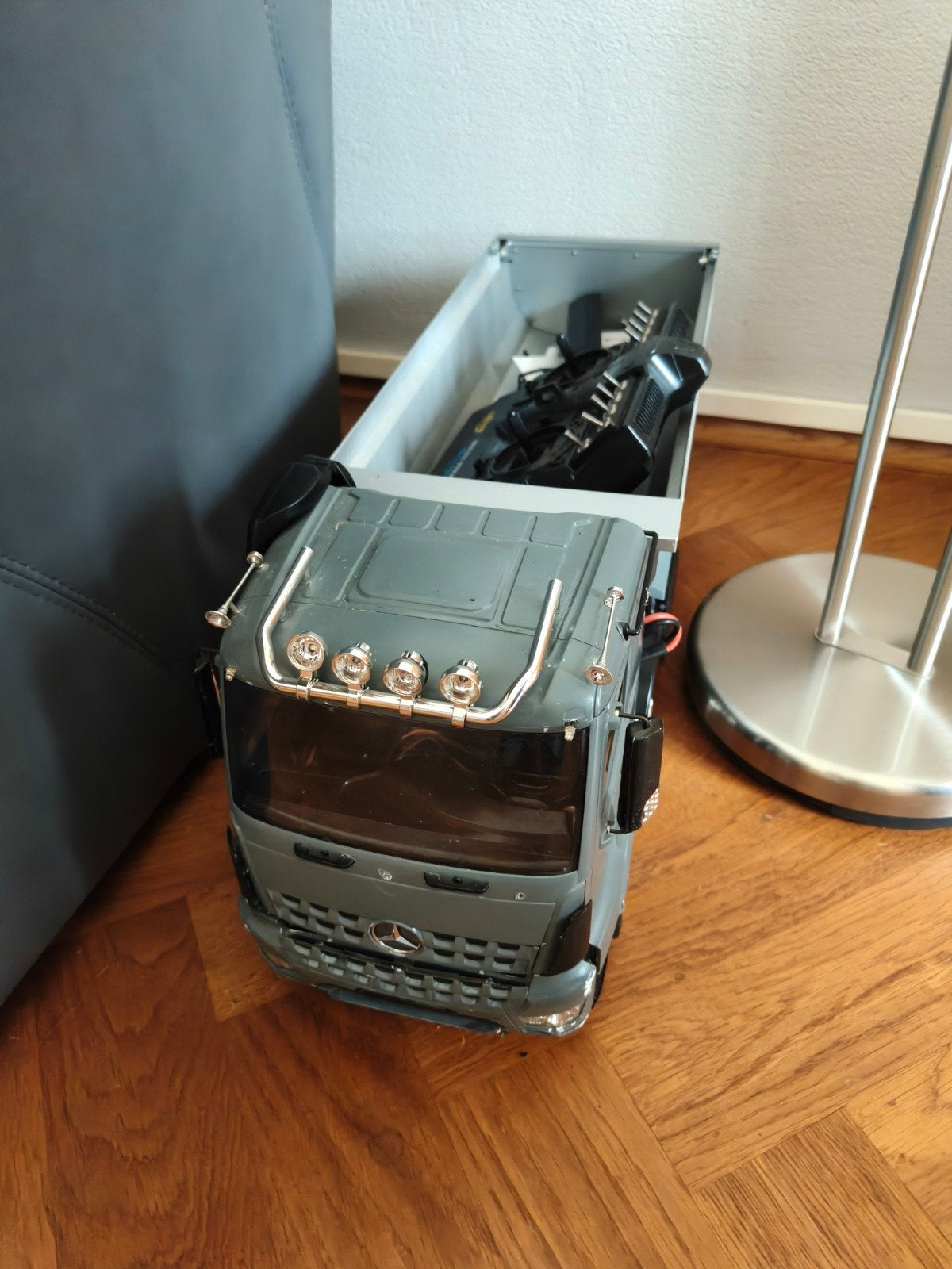 RC Vrachtwagen met Aanhanger en Bulldozer Set, Gebruikt, Groter dan 1:32, Truck, Ophalen