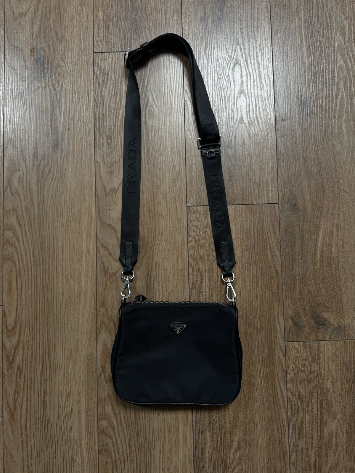 Prada schoudertasje - Zwart, Sieraden, Tassen en Uiterlijk, Tassen | Damestassen, Ophalen of Verzenden, Zo goed als nieuw, Zwart