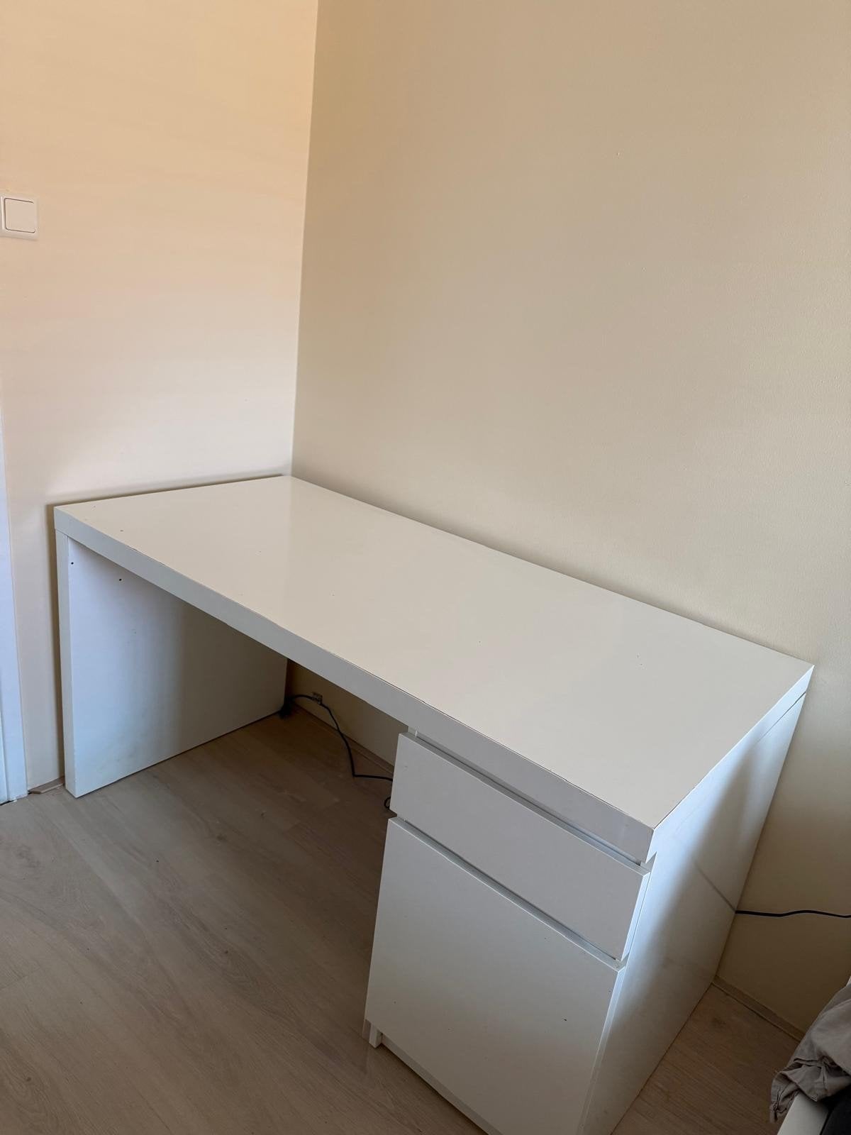 IKEA Malm bureau wit met lades en opbergruimte, Huis en Inrichting, Ophalen, Met lades, Gebruikt, 65 cm