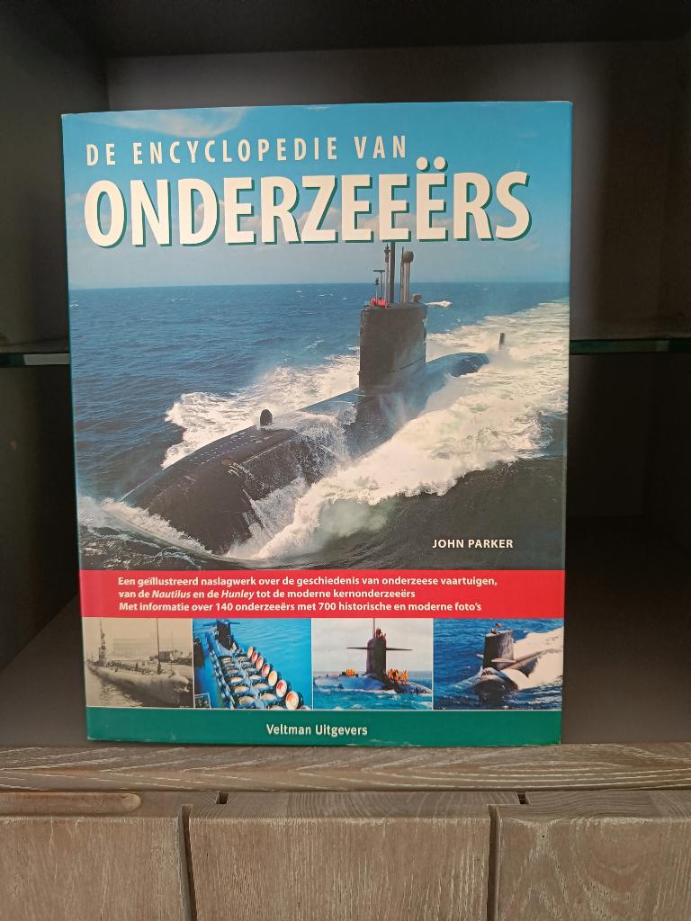 De encyclopedie van onderzeeërs, Gelezen, John Parker, Ophalen of Verzenden, Los deel