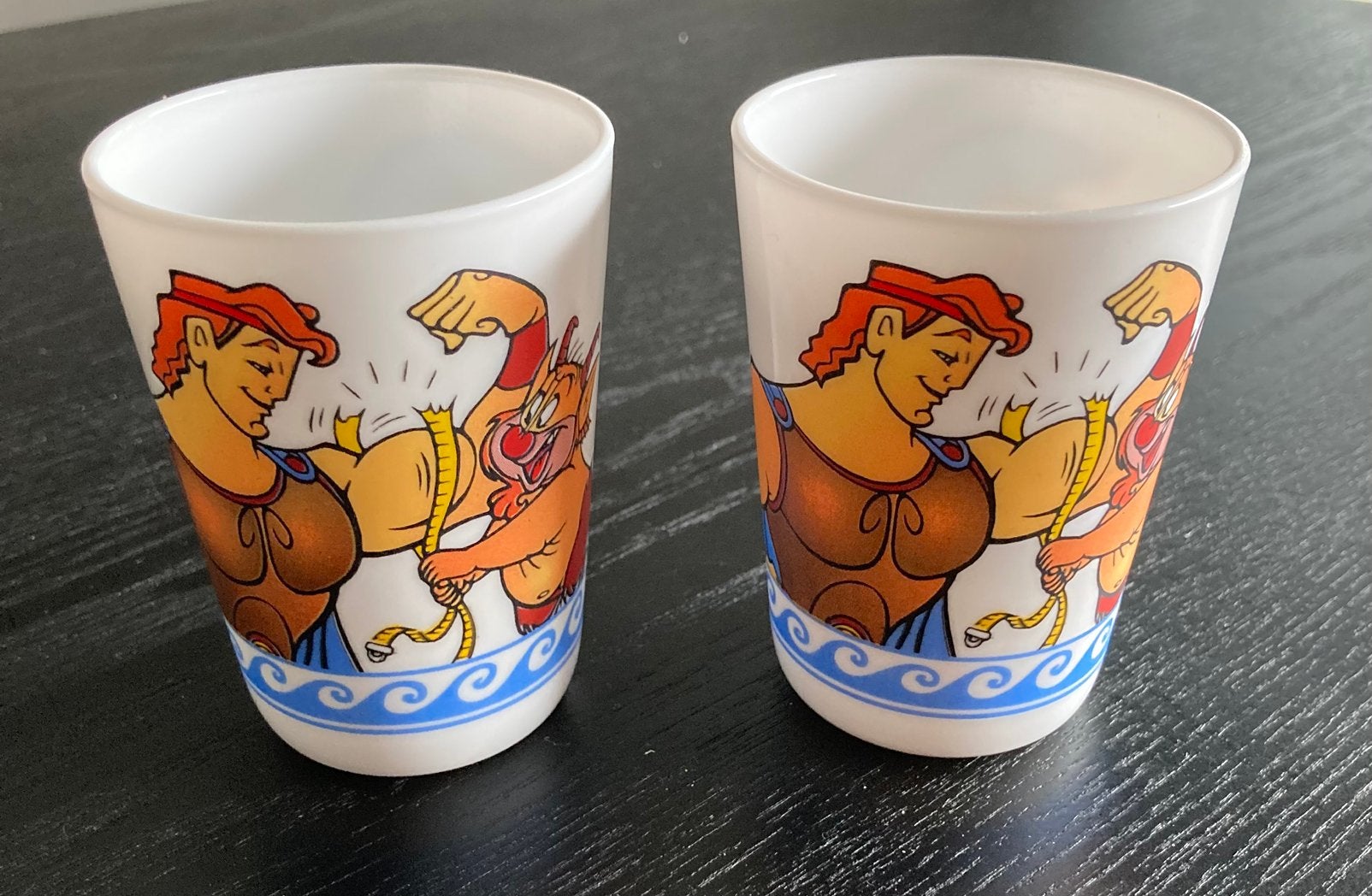 Vintage 1997 Disney Hercules Arcopal wit glas bekertjes (2), Verzamelen, Disney, Ophalen of Verzenden, Overige figuren, Zo goed als nieuw