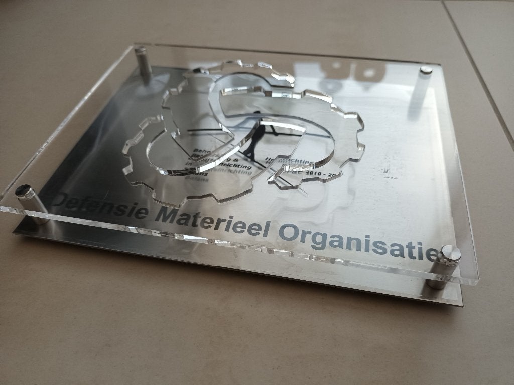 Schildje Defensie Materieel Org herinrichting DPC, Ophalen of Verzenden, Overige soorten, Nederland, Kunstobject
