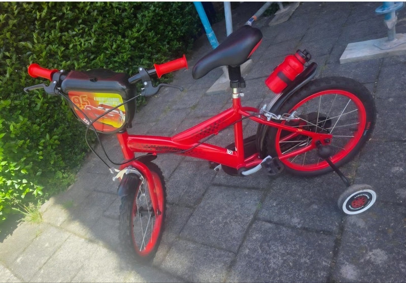 Disney Cars kinderfiets 16 inch - Moet per direct weg!, Fietsen en Brommers, Fietsen | Kinderfietsjes, Zijwieltjes, 16 tot 20 inch