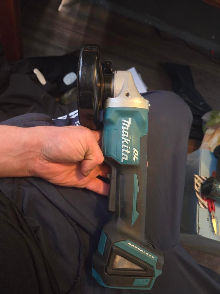 Makita Haakse Slijper 18V DGA505 - Nieuwstaat, Ophalen of Verzenden, Nieuw, 1000 watt of meer, Haakse handslijpmachine