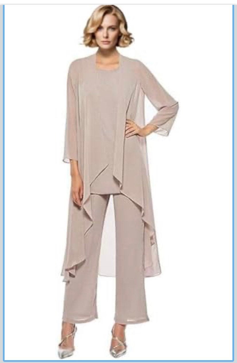 Mooi broekpak the leader of the beauty champagnekleur mt 50, Kleding | Dames, Jumpsuits, Ophalen of Verzenden, Nieuw, Maat 46/48 (XL) of groter