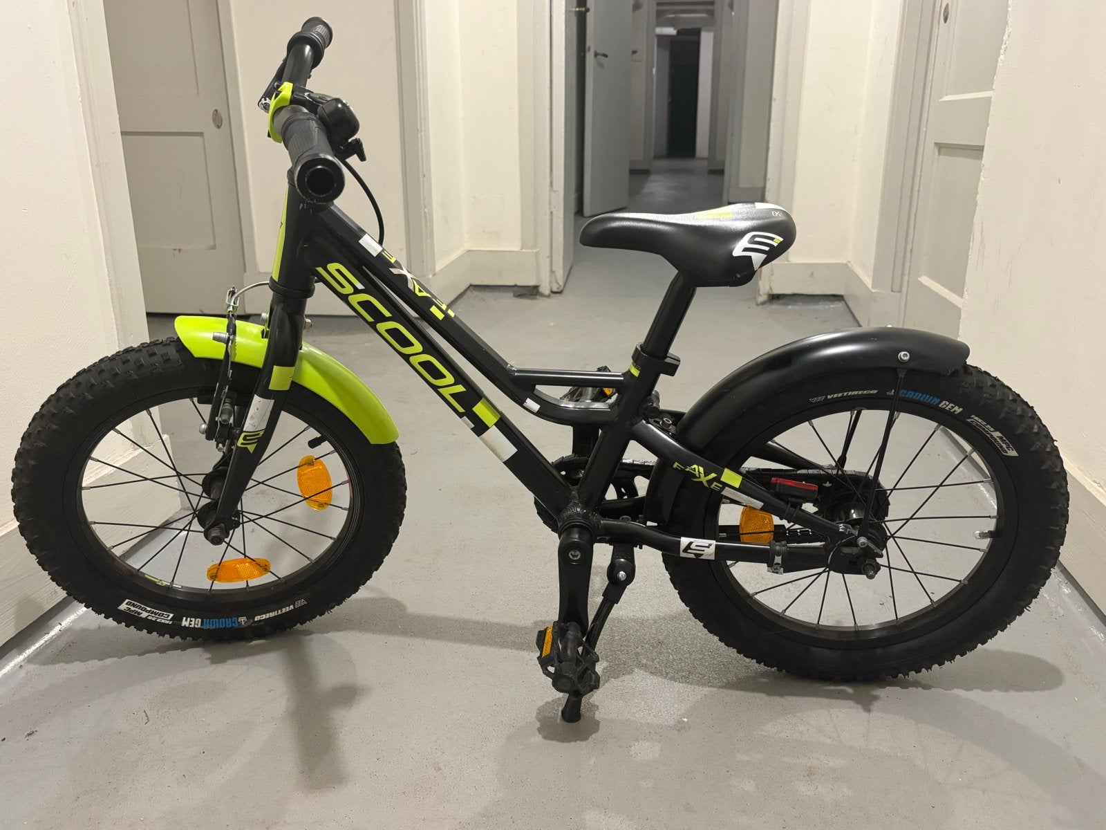 S’COOL 16-Inch Children’s Bike – Black & Neon Yellow, Ophalen, Gebruikt, 16 tot 20 inch