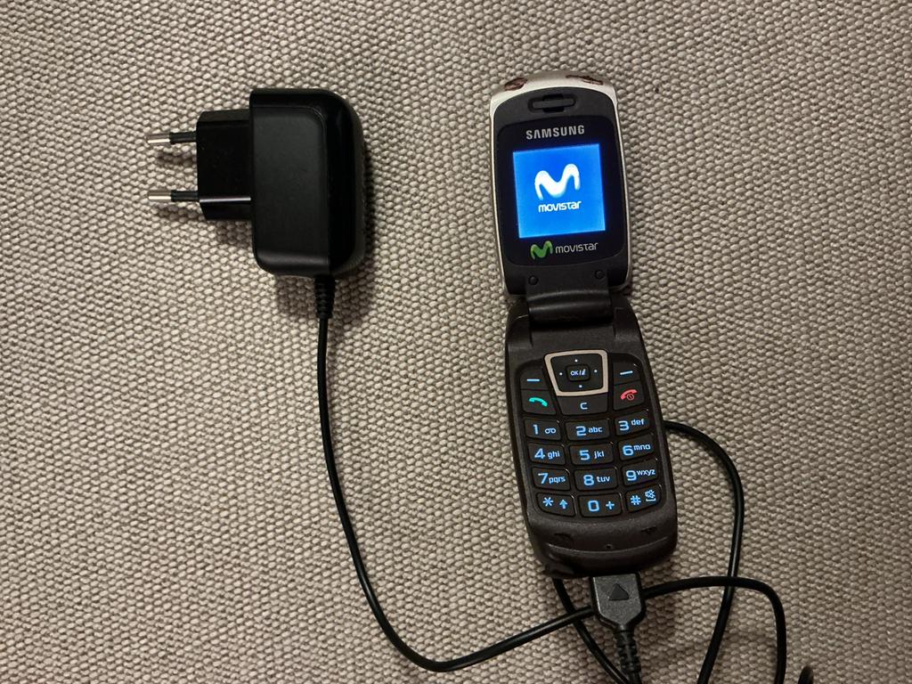 Samsung klassieke type SGH-B270i telefoon + oplader als NW, Telecommunicatie, Ophalen of Verzenden, Zo goed als nieuw