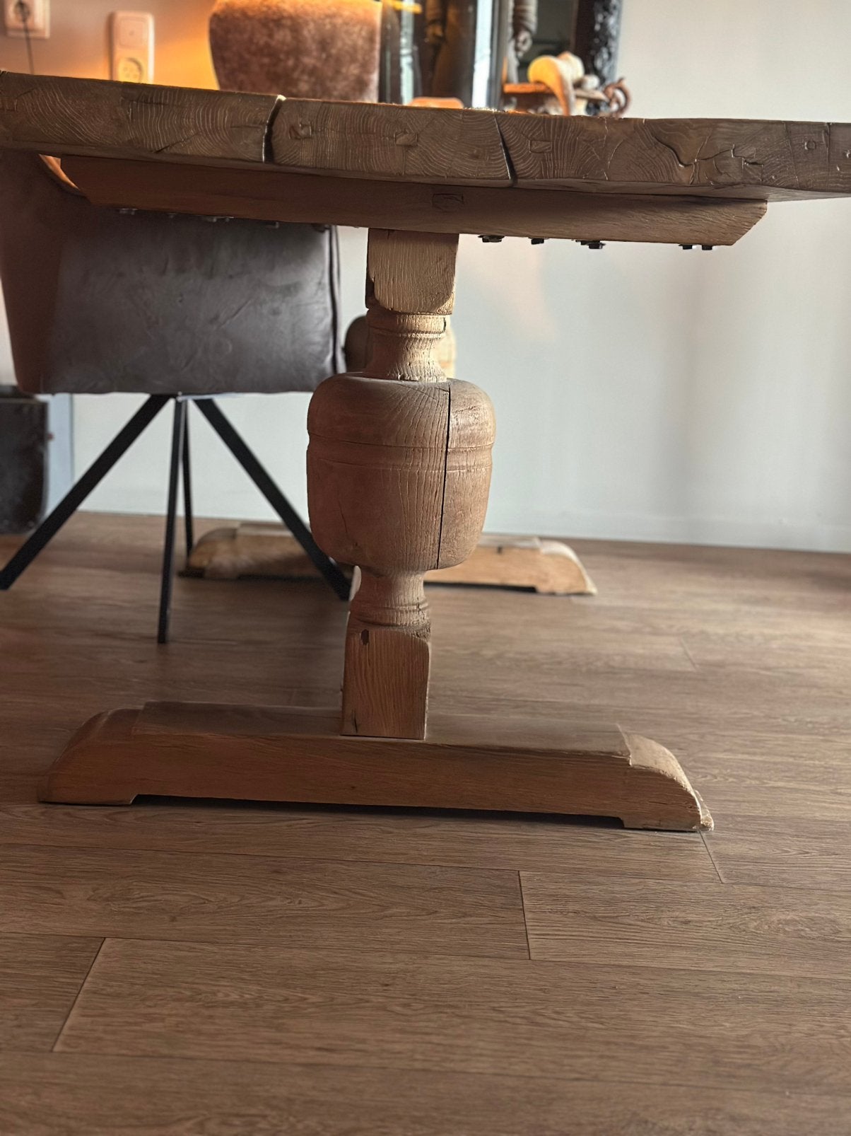 Foto 5 van Prachtige doorleefde kloostertafel