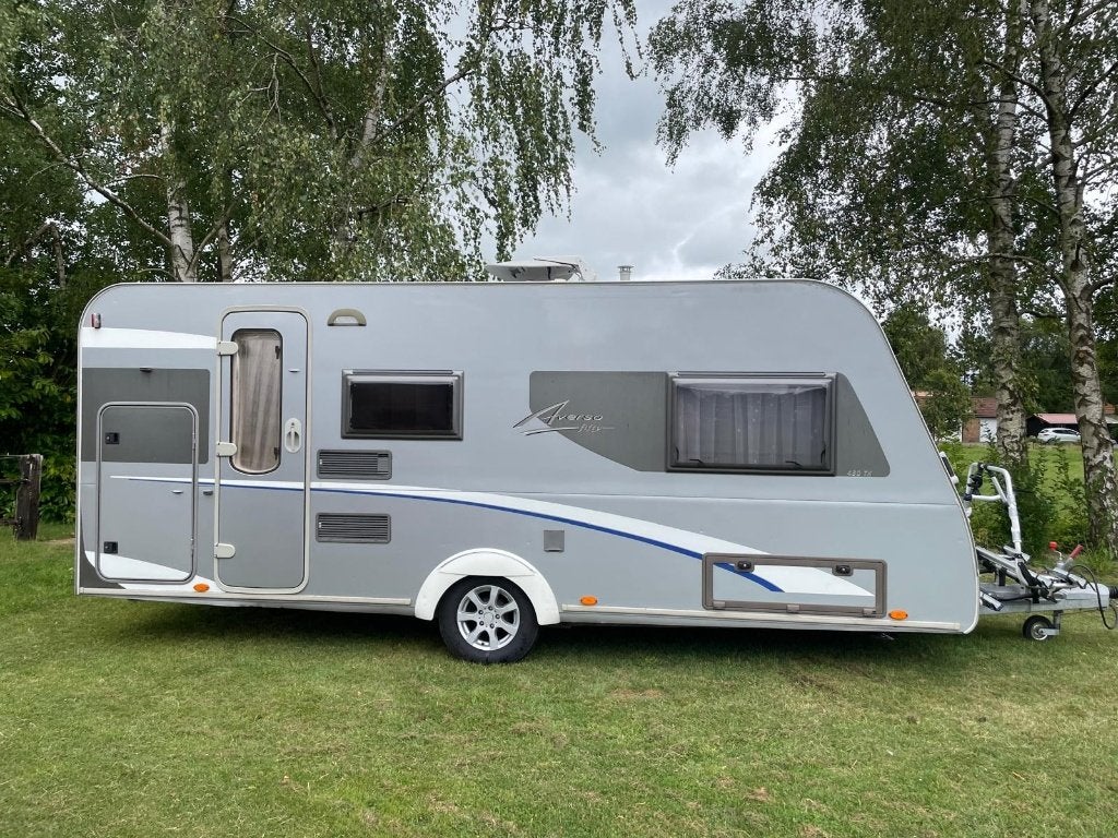 Bürstner Averso 480 TK, Caravans en Kamperen, Caravans, Schokbreker, Vast bed, Bedrijf, Treinzit