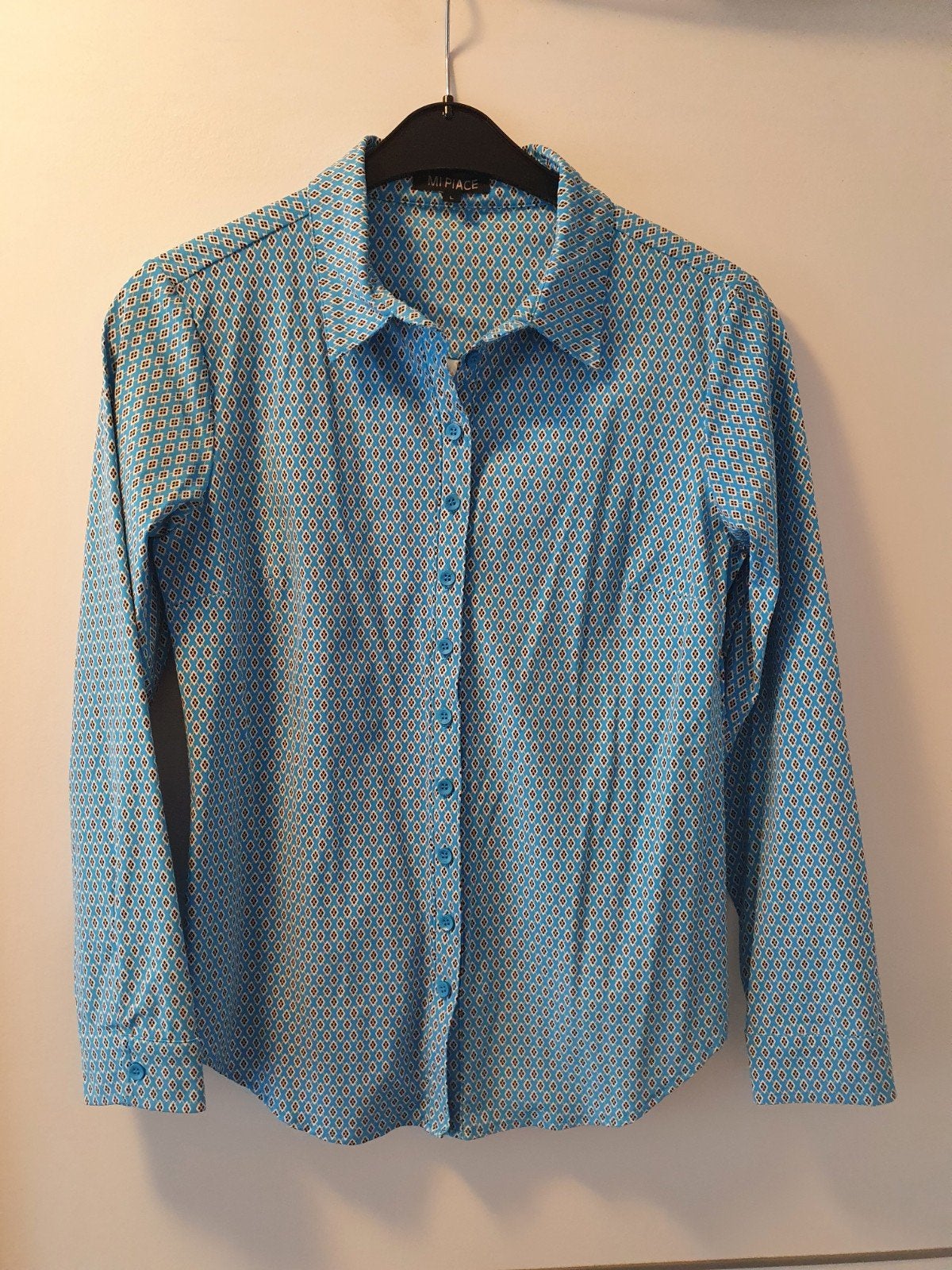 Zgan! Mooie blauwe travelstof blouse van Mi Piace mt L!, Verzenden, Zo goed als nieuw, Maat 38/40 (M), Blauw