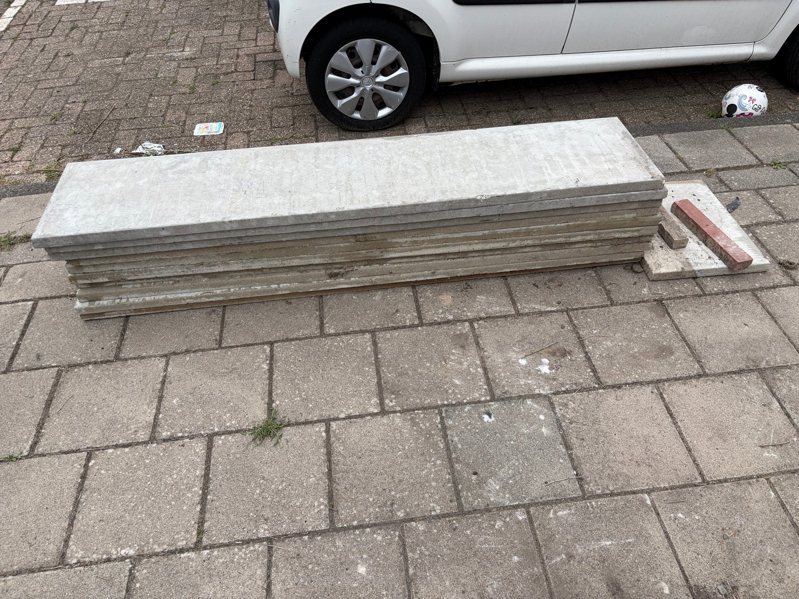 Gratis betonplaten 180x40cm - Zo goed als nieuw, Ophalen, Zo goed als nieuw, Beton, Overige typen