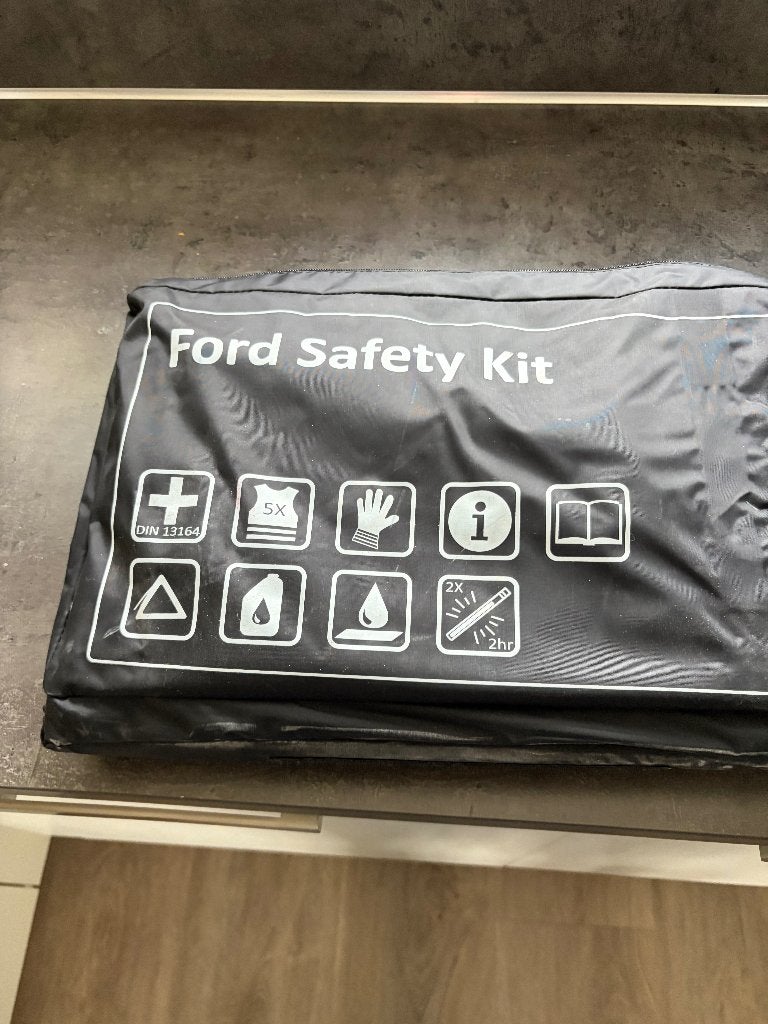 Ford Safety Kit, Ophalen, Zo goed als nieuw