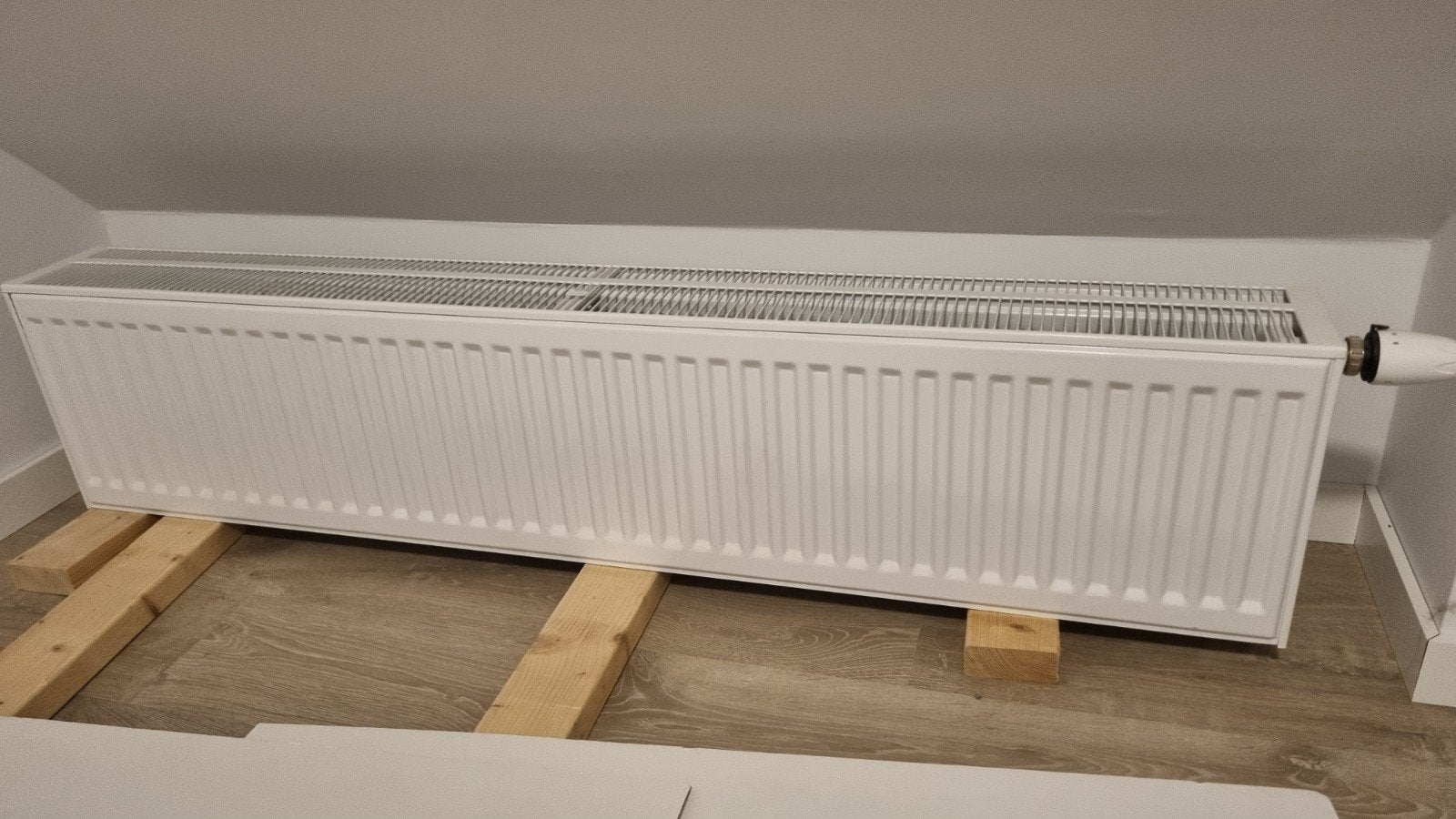 Radiator 1400x300x150mm (zonder knop/ventiel), Ophalen, 30 tot 80 cm, Radiator, Nieuw