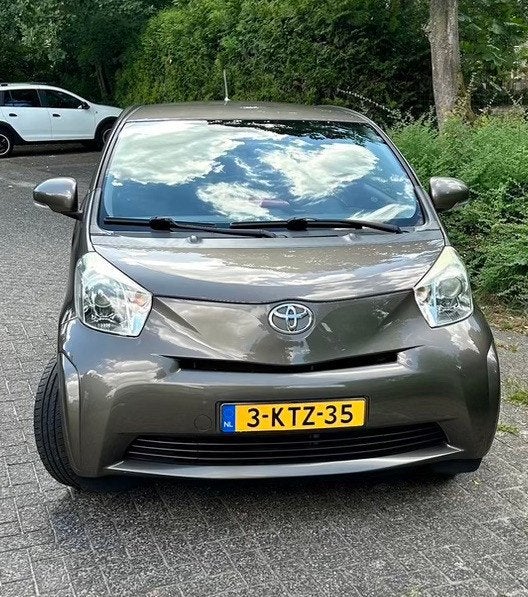 Toyota iQ